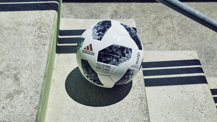 Revoluție în fotbal. Mingea propusă de adidas pentru CM din Rusia are în ea un cip! A fost testată deja de naționala Argentinei, Real Madrid și Manchester United | FOTO 