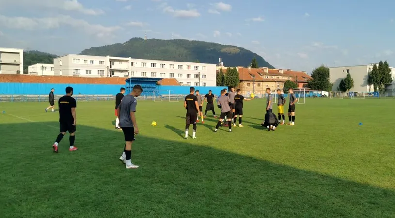 FC Brașov, monopol pe bazele sportive din oraș? Jucătorii de la SR Brașov s-au trezit la 6 dimineața pentru a merge la antrenament! ”E o mare bătaie de joc”