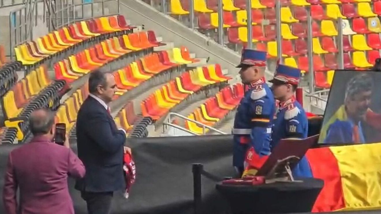 Oficialii de la Galatasaray, omagiu pentru Mircea Lucescu