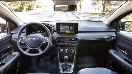 Italienii sunt uimiți de Dacia decapotabilă. Așa ceva nu s-a mai văzut: cum arată