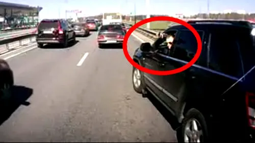 VIDEO Cu PISTOLUL pe bord! Cum se rezolvă mai nou problemele în trafic: