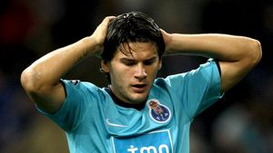 Sichitiu nu i-a convins pe portughezi!** "Porto nu s-a decis dacă îl cumpără pe Săpunaru!"