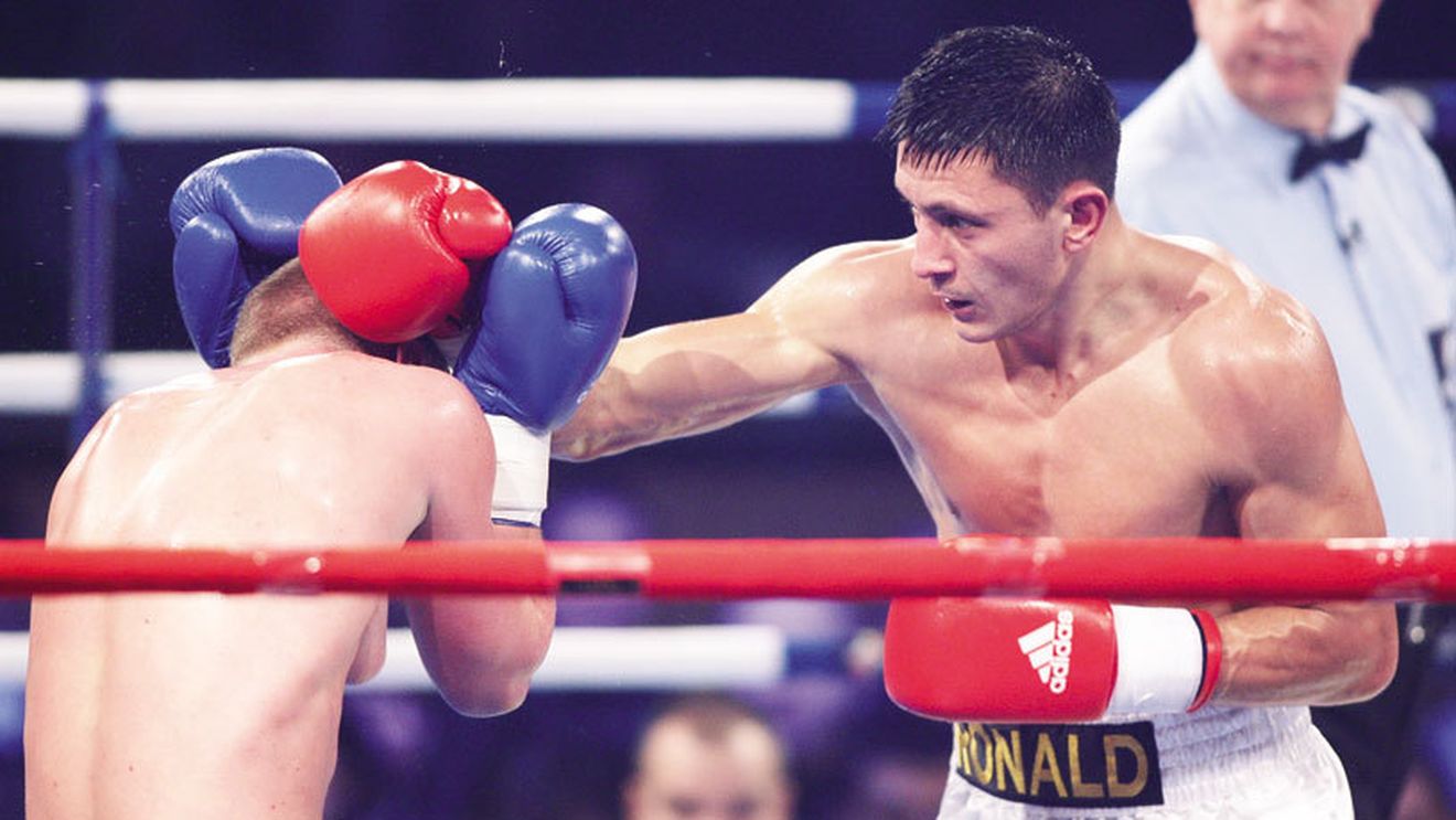 E chiar așa, frate cu Mayweather! Ronald Gavril a intrat în ring "cu" BUG Mafia și a obținut a șaptea victorie