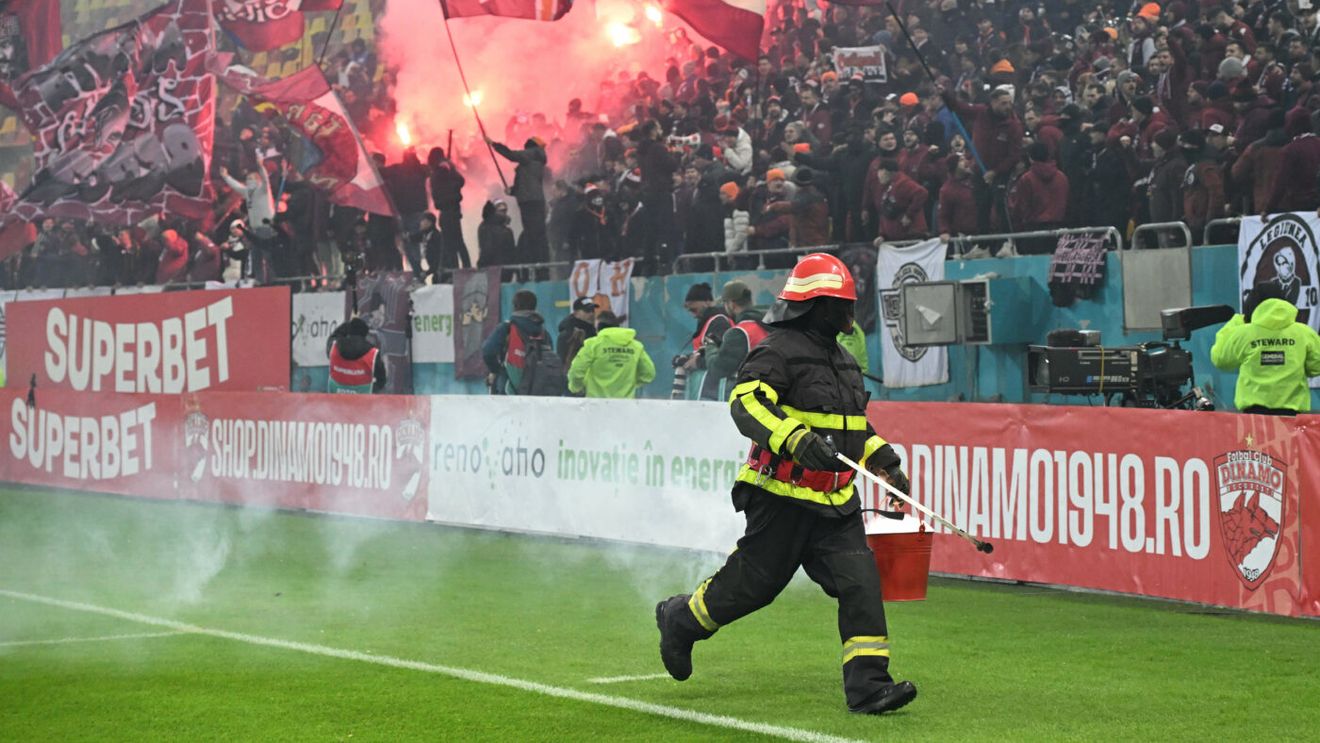 Culisele amenzii primite de Rapid de la FRF! Un steward a „încasat-o” din cauza copilului care a făcut semne obscene către galeria echipei lui Gică Hagi. EXCLUSIV