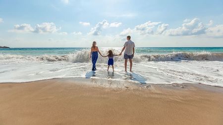 3 membri ai familiei, 3 moduri diferite de a consuma apă plată la 19 litri! (P)