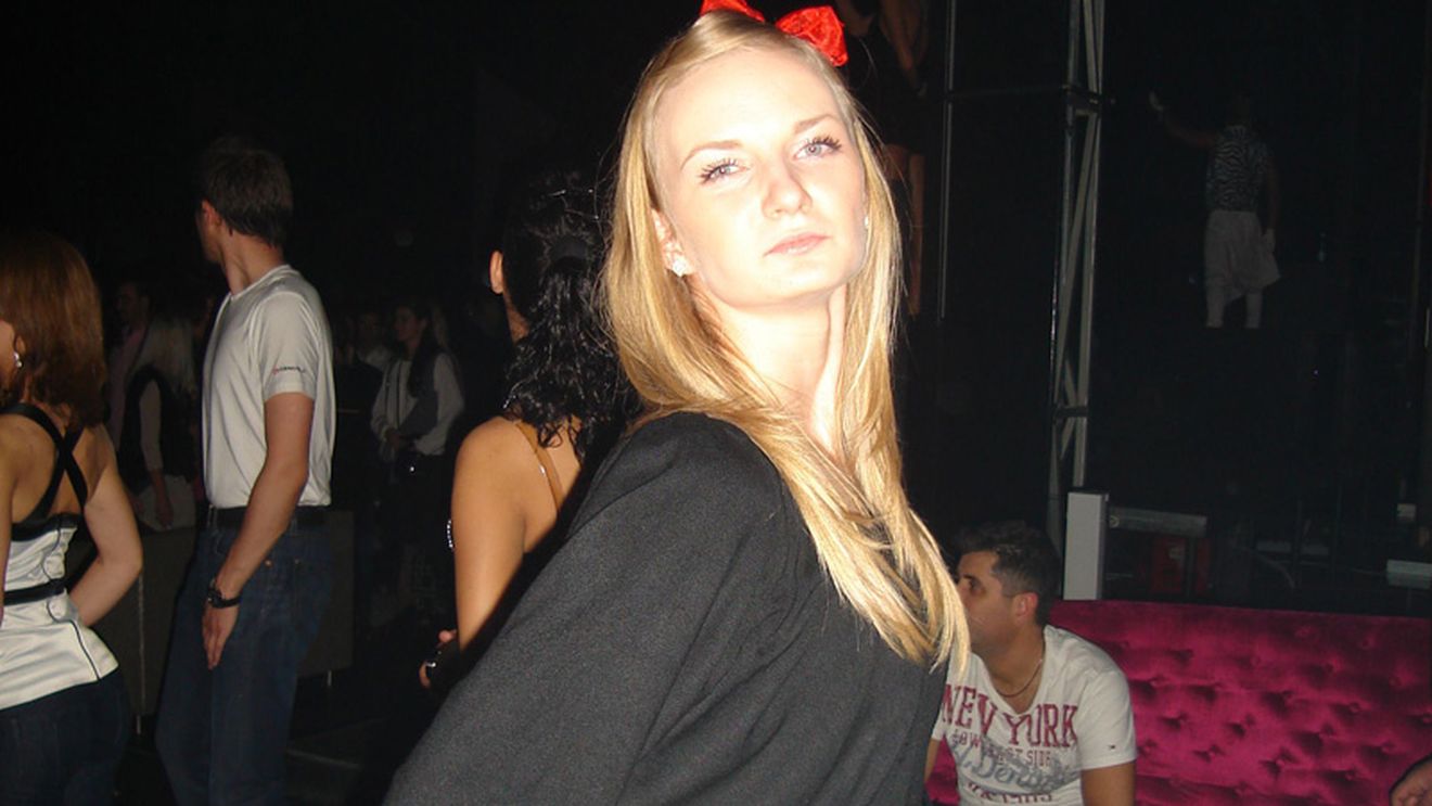 Esthera, o fată la înălțime**
