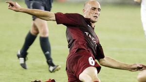 "Jindra este antrenor pe hârtie, dar Uhrin ne va antrena!"