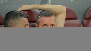 Duckadam: "Problema e că nu avem un lider" Mihai Stoica a așteptat, apoi i-a răspuns: "Liderul e același, doar că asta o știm noi, cei care ne ocupăm de echipă". "Săgețile" directorului sportiv pentru președintele de imagine