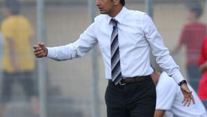 Lucescu Jr.: "Dinamo nu trebuie contestată pentru că are rezultate!"