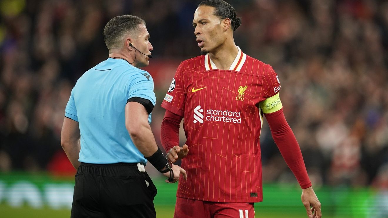 Virgil Van Dijk s-a năpustit fioros spre Istvan Kovacs. Reacția virală a românului