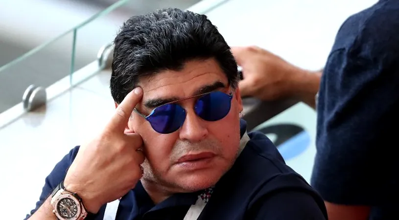 Scene incredibile cu Maradona în prim plan. A lovit un suporter după și a fost nevoie de intervenția poliției. VIDEO