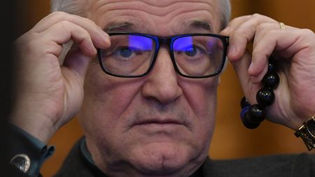 Gigi Becali a dezvăluit motivul pentru care a fost sunat de un jucător de la FCSB: „A început să plângă!”