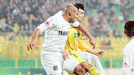 Hizo, în pericol de a fi demis!