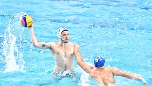 Steaua se îndreaptă spre un nou titlu în Superliga de polo. "Roș-albaștrii" au câștigat clar primele două jocuri din finala cu CSM Digi Oradea