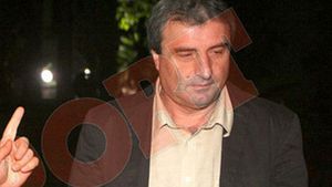 Fanii Stelei au turbat! **De la 'Slughitză' la Stoichiță 3,14 - 3,14! Cum au reacționat suporterii la vestea instalării lui "Lippi"!?