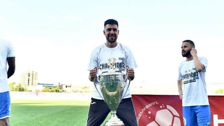 Din Copou, campion în Armenia! Denis Zmeu și-a prelungit contractul cu Ararat și echipa va juca în preliminariile Champions League. “Sper să avem noroc la tragerea la sorți" | INTERVIU