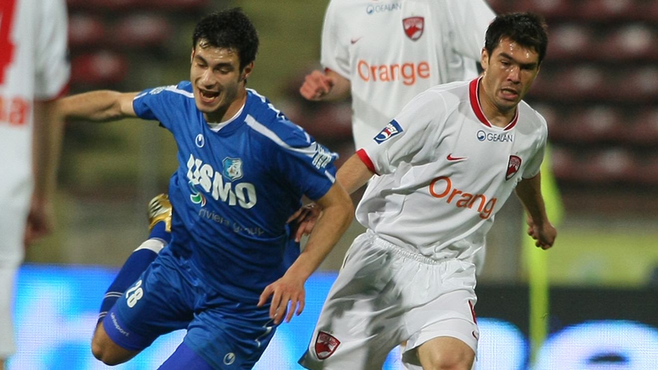 „Câini" pedepsiți