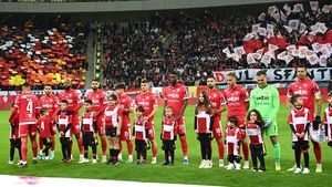 El e noul antrenor al lui Dinamo, după ce Ovidiu Burcă va fi dat afară! Este iubit de fani, e sub contract în Superliga, dar conducerea ar fi bătut deja palma cu el