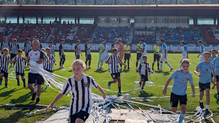 E oficial! Corvinul a făcut solicitarea pentru stadionul unde urmează să joace din sezonul viitor. Vor fi făcute investiții majore la arenă