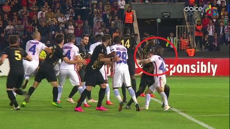 Enache, suspendat trei etape după gestul din meciul cu Osmanlispor! Reghe îl va folosi pe Tamaș în bandă