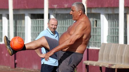 Rică Răducanu s-a trezit cu indemnizația lunară de 1.500 de lei tăiată: „O să vadă și ei cum e când vor ajunge bătrâni”