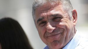 Ioan Becali: "Am fost crescut de napoletani, nevestele lor mă așteaptă!"** Află de ce i se spune Giovani!