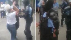 VIDEO | Scandal în Regie. Soția unui stelist ar fi fost lovită de un jandarm, la meciul Steaua - Carmen: "E normal să dea într-o femeie gravidă? A ajuns la spital cu contracții și cu dureri". Momente greu de privit: "Uite-l cum râde"