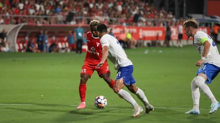 „Regele" - salvat la ultima fază, la Arad: UTA - Farul 1-1