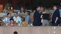 David Beckham, trădat de fiul Romeo şi de iubita acestuia!