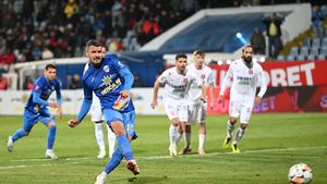 Se dă lovit sau chiar este accidentat? Misterul dispariției lui Constantin Budescu din Superliga în plină degringoladă la Gloria Buzău. EXCLUSIV