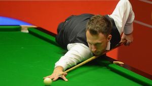 Trump domină autoritar sfertul cu Ding, pe care îl conduce cu 6-2. Surpriză mare la cealaltă masă, McGill e egalul lui Murphy, scor 4-4