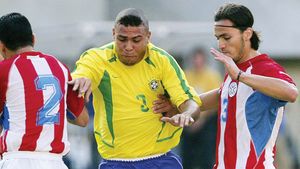 Ronaldo, egalul lui Pele