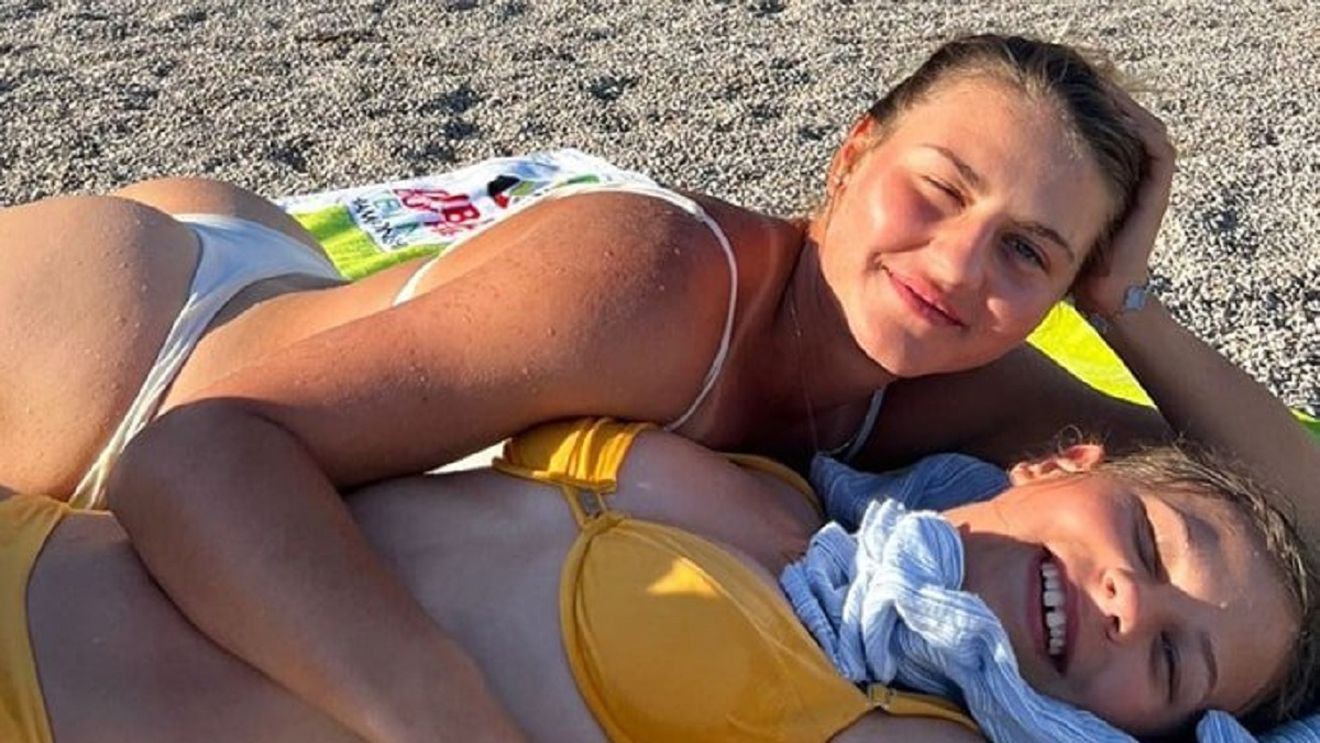 Lumea tenisului, pusă pe jar! Marta Kostyuk și sora ei s-au dezlănțuit pe plajă | GALERIE FOTO