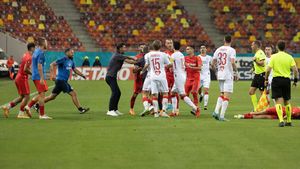 Bătaie generală pe Arena Națională, în ultimele minute ale jocului dintre FCSB și Saburtalo! Arbitrul belgian a acordat 3 cartonașe la finalul altercației dintre fotbaliști