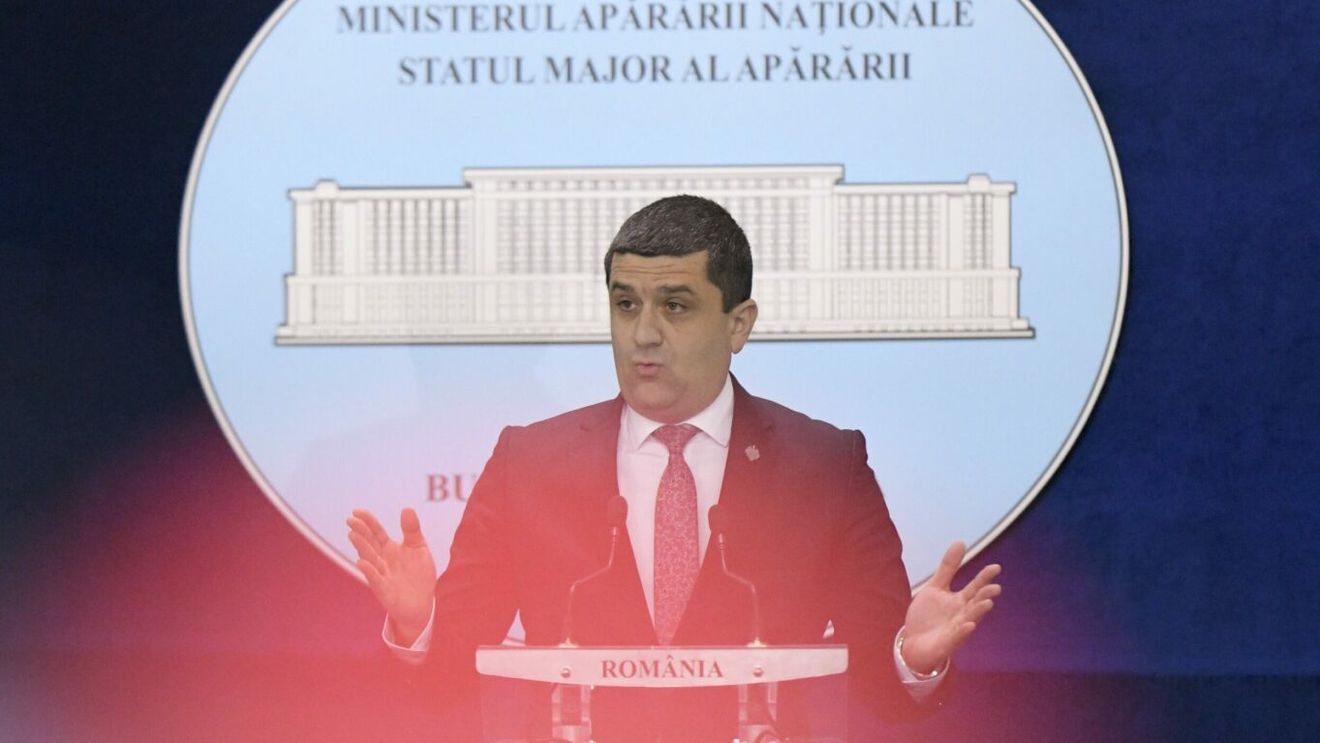 Prima măsură drastică a ministrului MApN! A tăiat o treime din bugetul CSA Steaua: „Nu rămâne nimeni neplătit!”