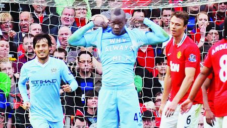 Și-a șocat și familia!** Trimis la cumpărături, Balotelli și-a petrecut ziua cu reviste XXX: Maică-sa a înnebunit când a văzut ce a luat