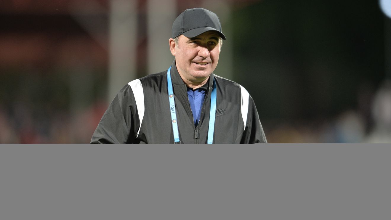 Reacția fanilor roș-albaștri după incidentul de la meciul cu Viitorul: "Gică, ne cerem scuze în numele oricărui individ care a îndrăznit să ridice chiar și o privire de reproș asupra ta!" 