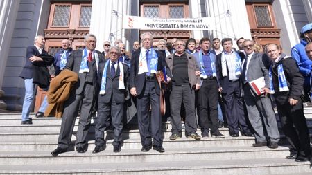 Parteneriatul Universităților Craiovei: echipa de fotbal din Liga I este unica "legitimată" să poarte numele instituției de învățământ