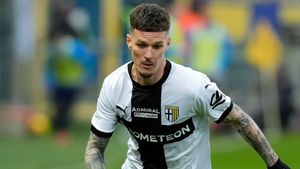 E gata cu transferul lui Dennis Man la Fiorentina. A fost deja contactată Inter pentru înlocuitorul românului