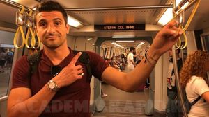 FOTO | Jucătorii Rapidului au mers cu metroul la meciul din "Ștefan cel Mare"
