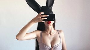 Imagini incendiare cu „cumnata” lui Mihai Bendeac. Iubita oficialului dinamovist face ravagii pe internet: „Interzise pe Instagram”. GALERIE FOTO