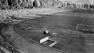 S-a pus cruce și pe ultima „rămășiță" din Tractorul! Pe locul terenului de fotbal din Brașov se va construi un hotel. Guvernul condus de Viorica Dăncilă a aprobat luni desființarea bazei sportive