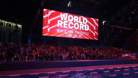 Au fost praf! Un singur record mondial a fost doborât la concursul de înot de la Jocurile Olimpice ale Dopaților