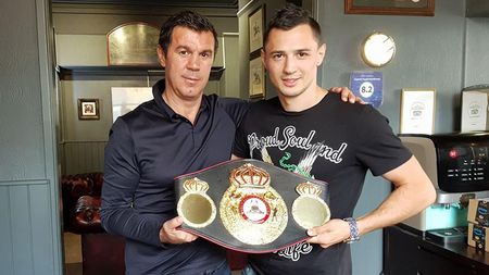 Românul care vrea să se bată pentru titlul mondial cu cel care l-a învins pe Manny Pacquiao. Până atunci, Flavius Biea își va apăra centura la super-gala "Lupii din Carpați"