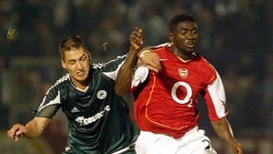 Kolo Toure va ajunge la City