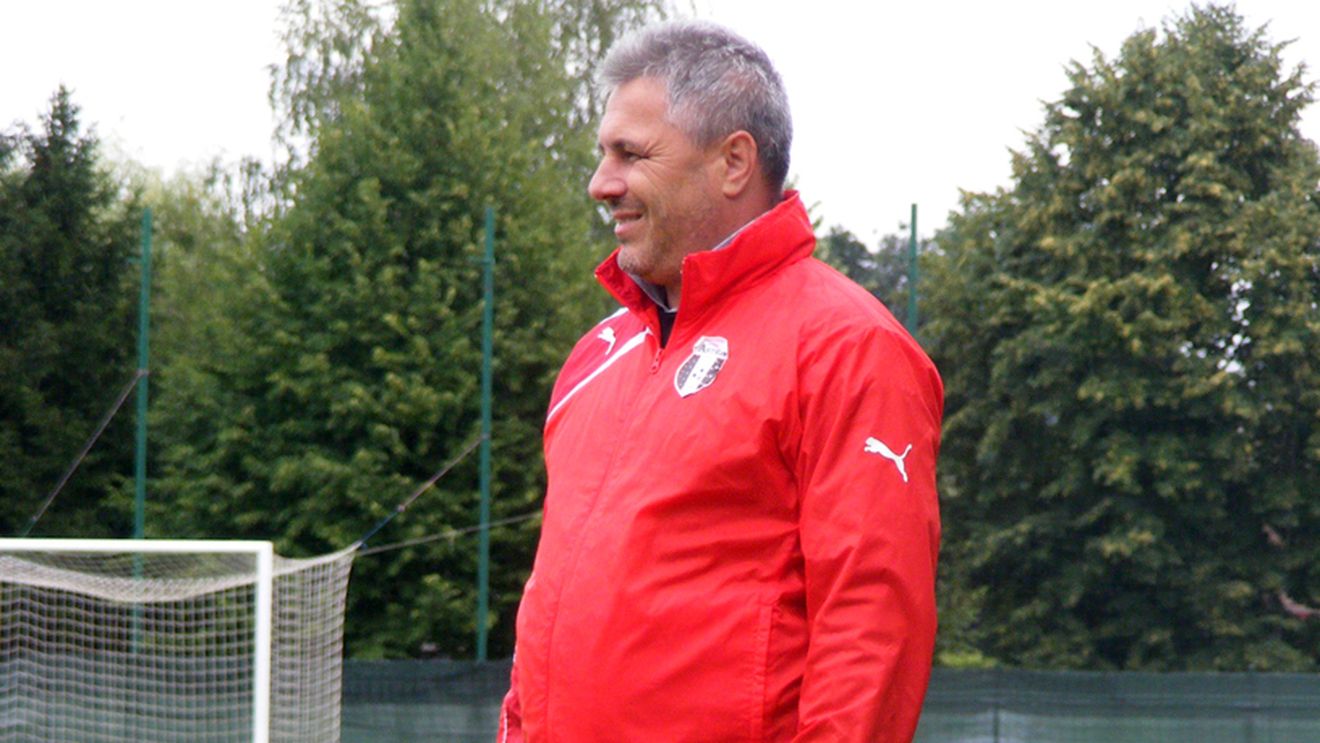 Șumudică lovește din nou: a demontat argumentele lui Iordănescu cu "un cal" și "un câine șchiop" :) De ce trebuie Budescu să fie la națională