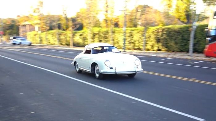 A stat 60 de ani într-un hambar, dar apoi a fost vândut și a devenit cel mai scump Porsche 356 din istorie