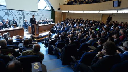 Scapă cluburile de datorii? AFAN se opune ca fotbaliștii să fie încadrați la profesii liberale. Miza acestui detaliu: aproape 100 de milioane de euro