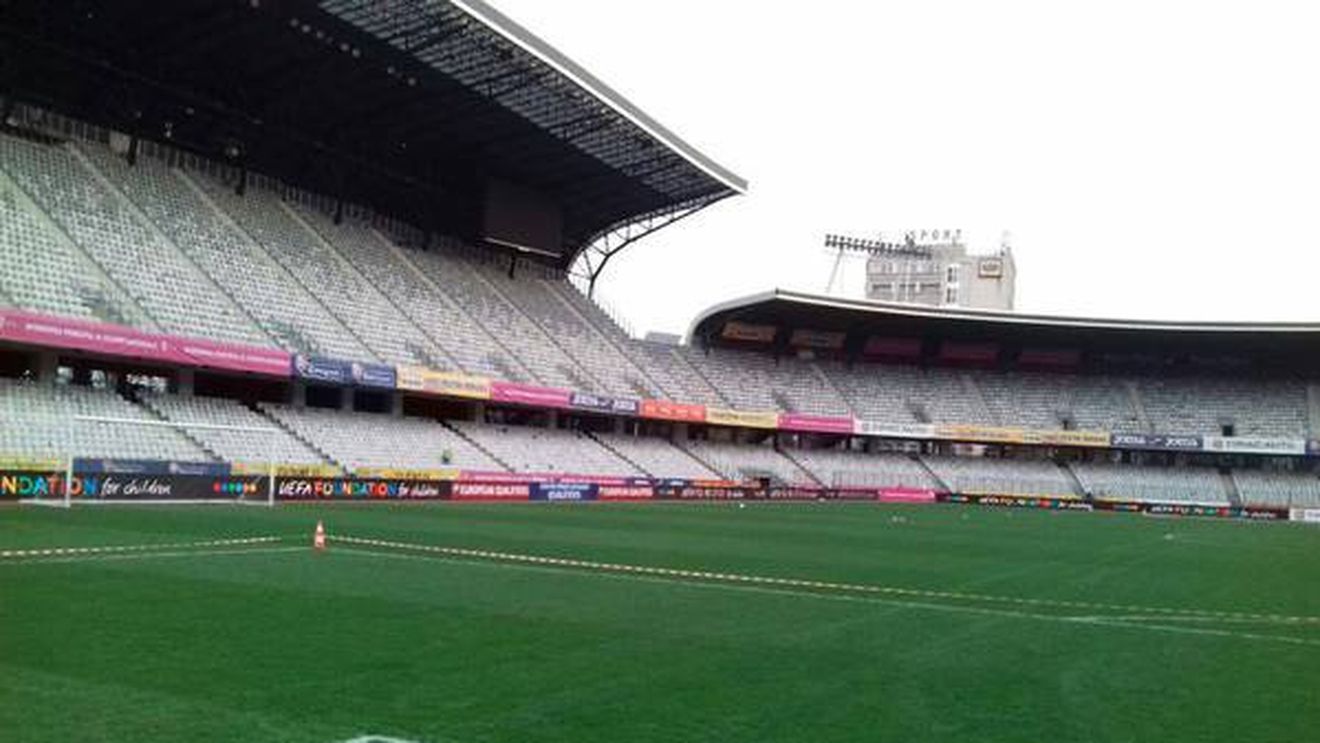 
Ardelenii penalizează naționala. Primul meci al "tricolorilor" pe Cluj Arena, cu locuri goale. Pe 12.000 de scaune va sta doar praful