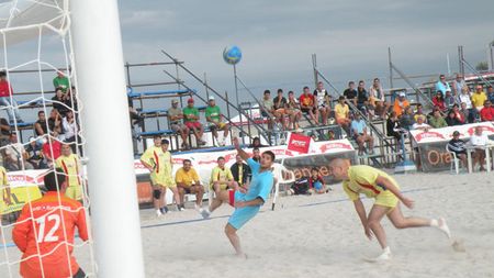 România a învins Rusia la fotbal pe plajă